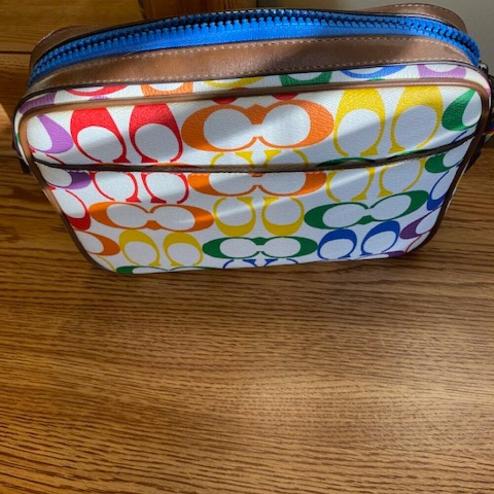 Graham Crossbody Bag In Rainbow Signature Canvas - Picture 3 of 3